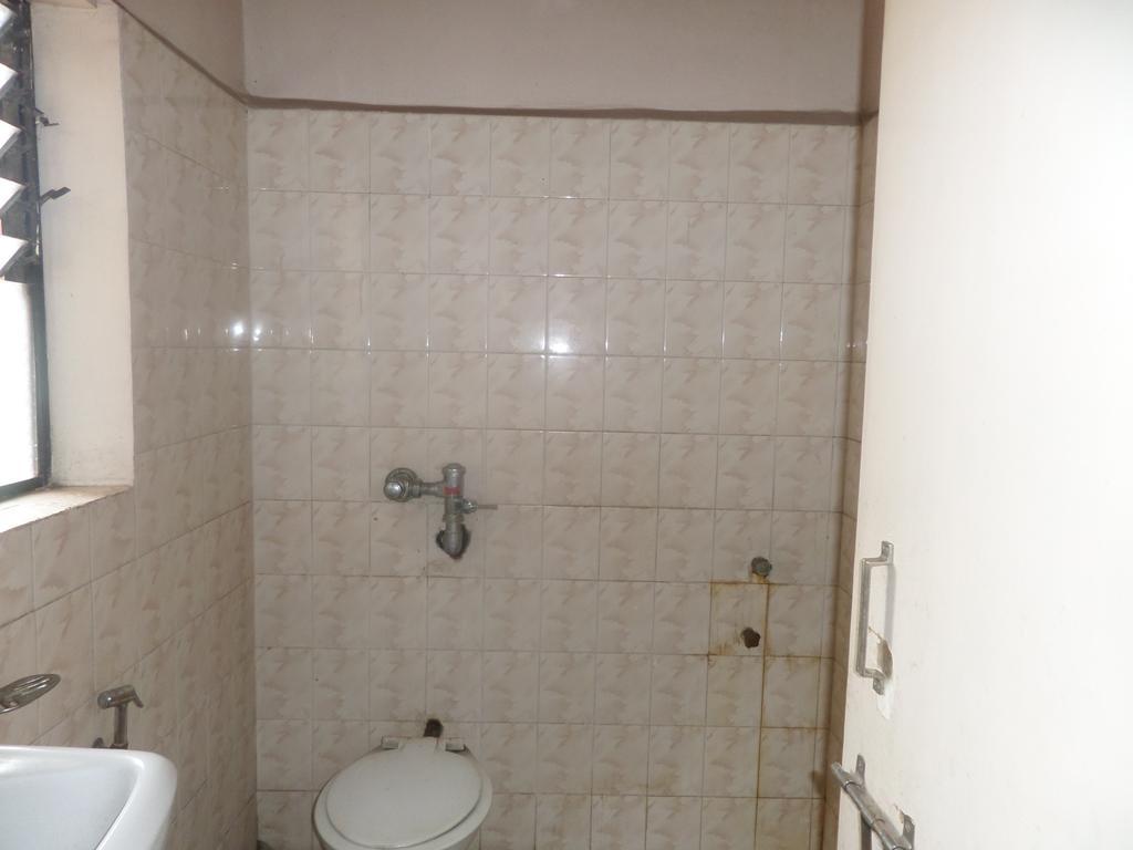 Oyo Flagship 37830 Hotel Aakar International סטרה מראה חיצוני תמונה