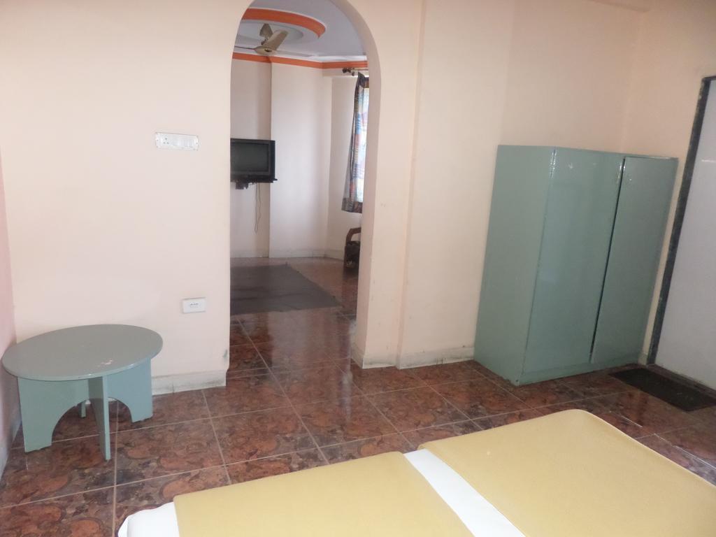 Oyo Flagship 37830 Hotel Aakar International סטרה מראה חיצוני תמונה