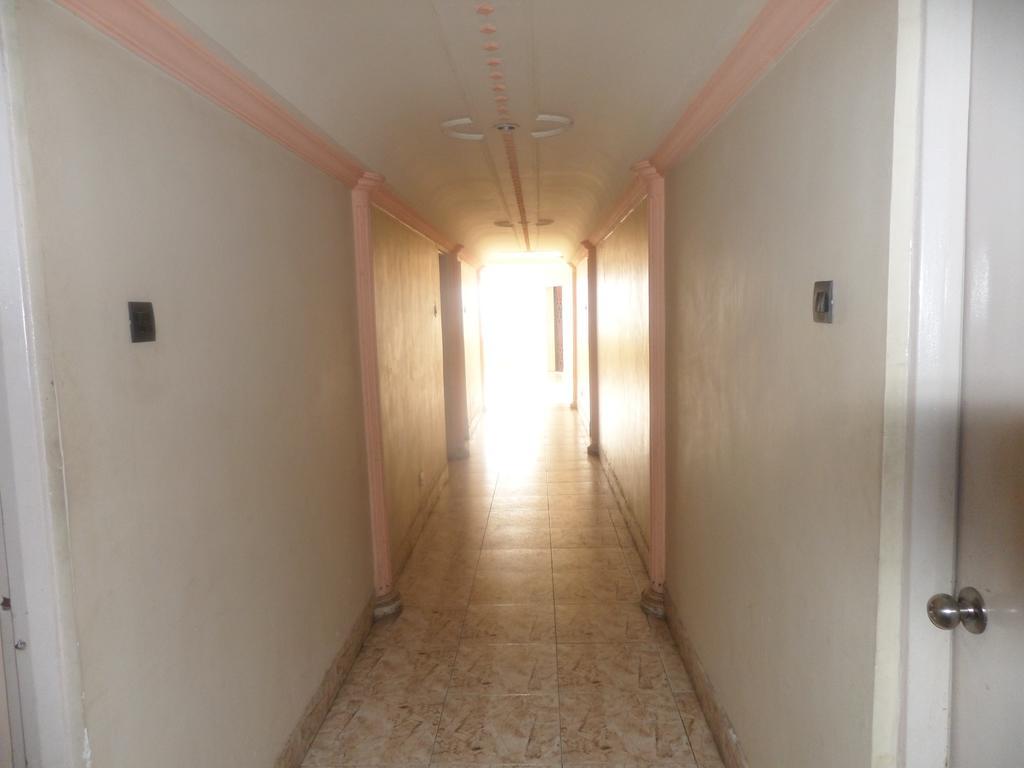 Oyo Flagship 37830 Hotel Aakar International סטרה מראה חיצוני תמונה