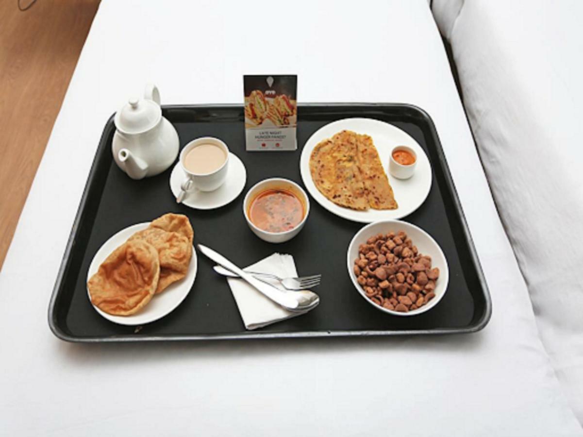 Oyo Flagship 37830 Hotel Aakar International סטרה מראה חיצוני תמונה