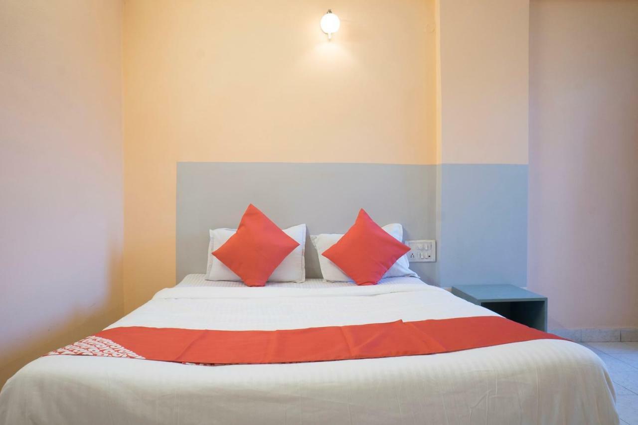 Oyo Flagship 37830 Hotel Aakar International סטרה מראה חיצוני תמונה