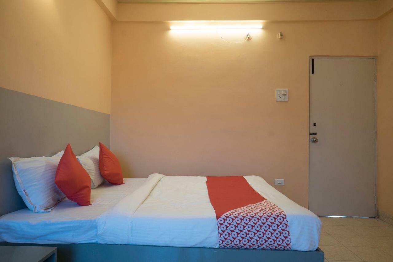 Oyo Flagship 37830 Hotel Aakar International סטרה מראה חיצוני תמונה